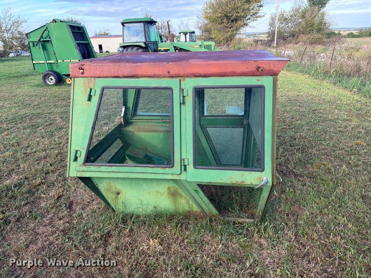 image for item FN2680 Tractor cab