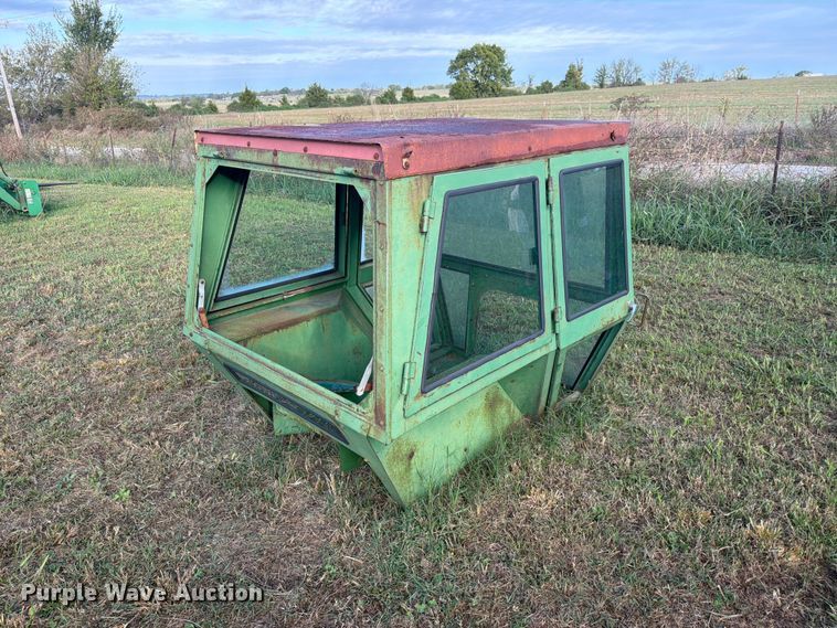 image for item FN2680 Tractor cab