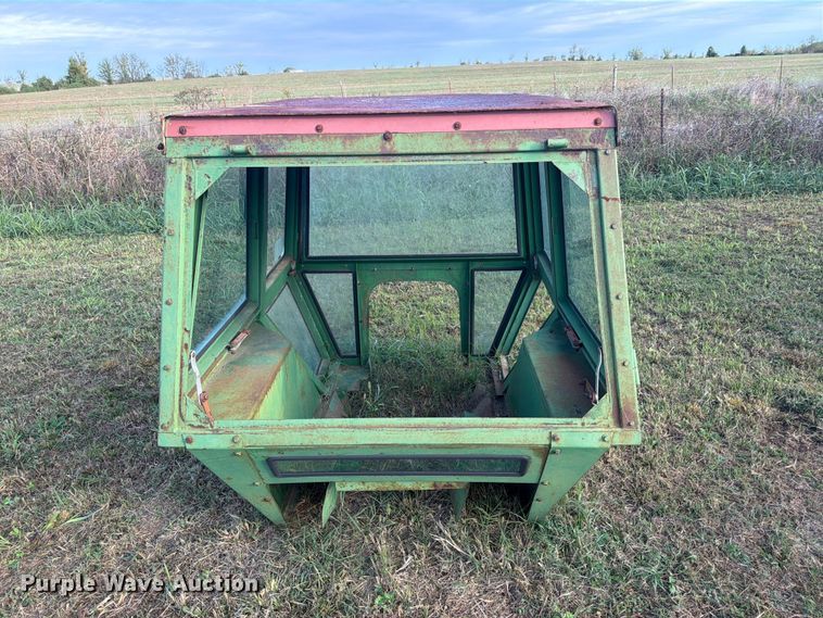 image for item FN2680 Tractor cab