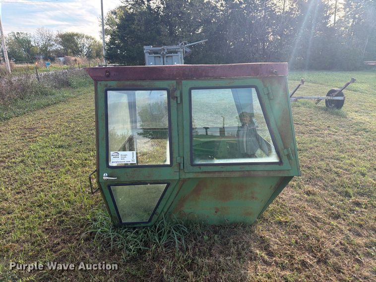 image for item FN2680 Tractor cab