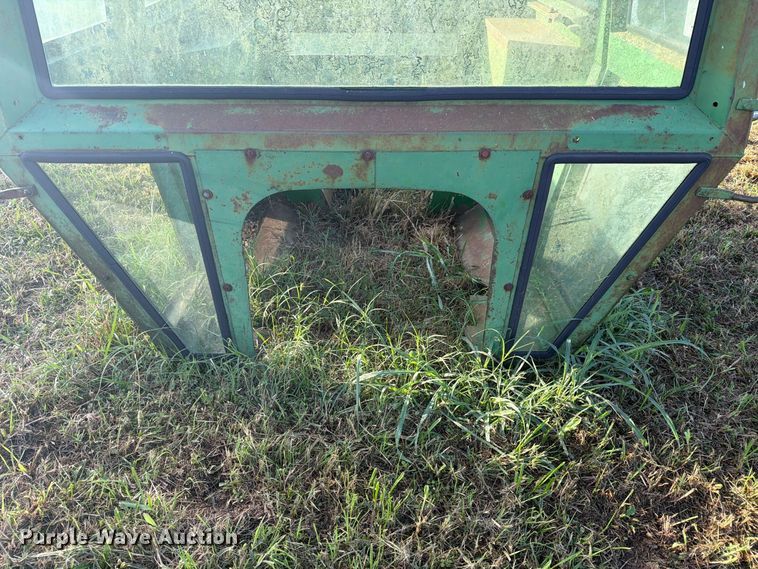image for item FN2680 Tractor cab