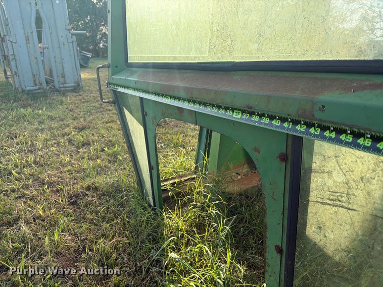 image for item FN2680 Tractor cab