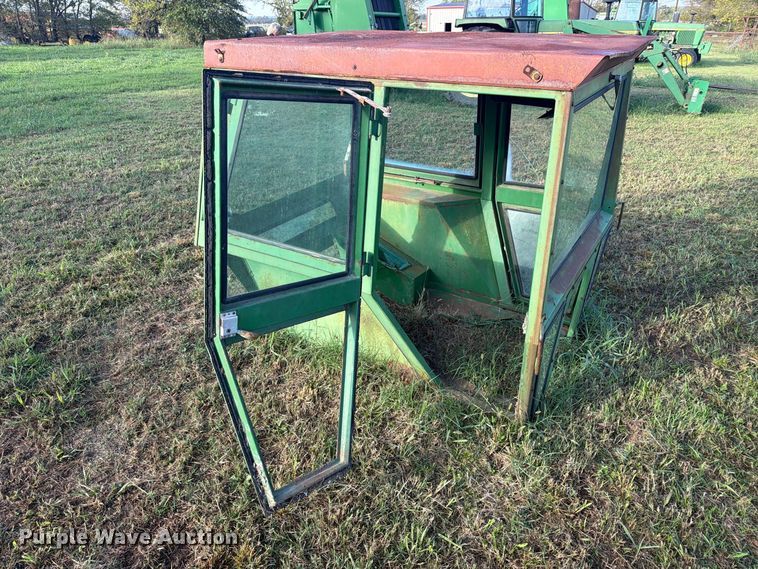 image for item FN2680 Tractor cab