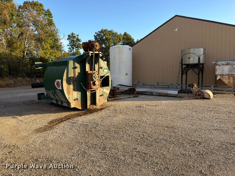 image for item FN5951 Doyle/Kraus VER vertical fertilizer blender