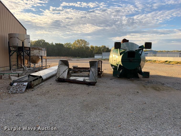 image for item FN5951 Doyle/Kraus VER vertical fertilizer blender