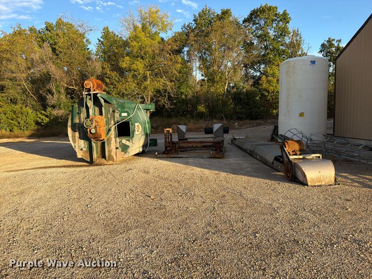 image for item FN5951 Doyle/Kraus VER vertical fertilizer blender