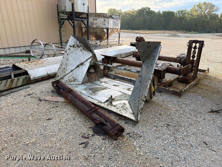 image for item FN5951 Doyle/Kraus VER vertical fertilizer blender