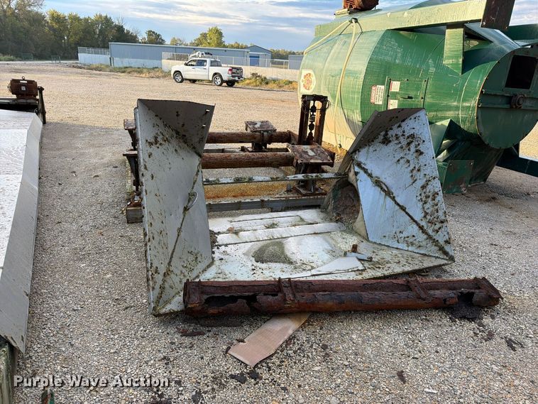 image for item FN5951 Doyle/Kraus VER vertical fertilizer blender