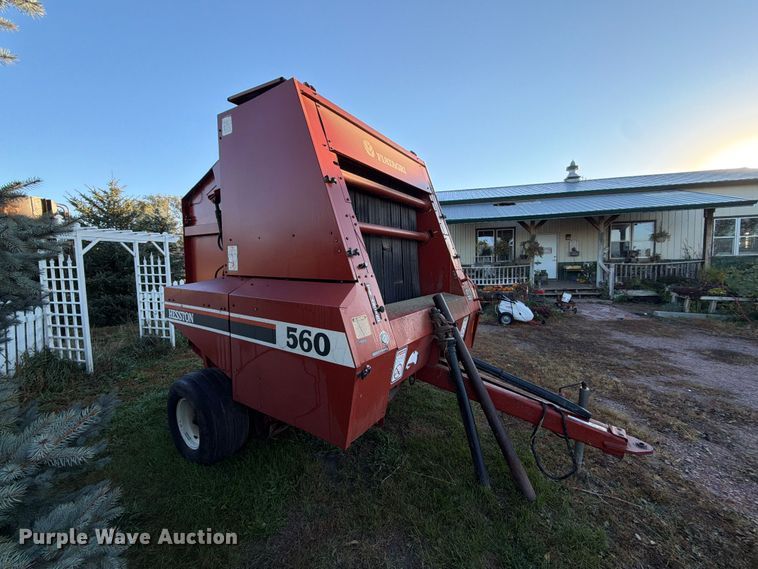 image for item FT6962 Hesston 560 round baler