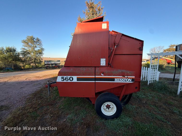 image for item FT6962 Hesston 560 round baler