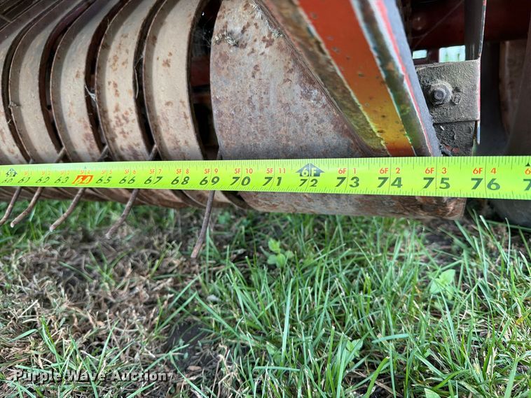 image for item FT6962 Hesston 560 round baler