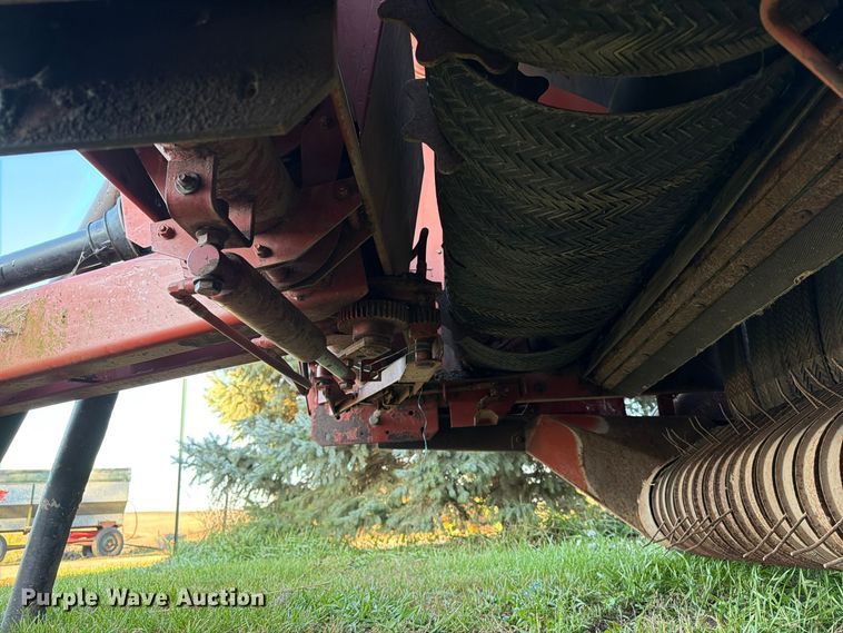 image for item FT6962 Hesston 560 round baler