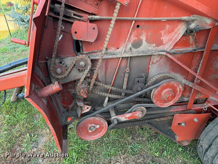 image for item FT6962 Hesston 560 round baler