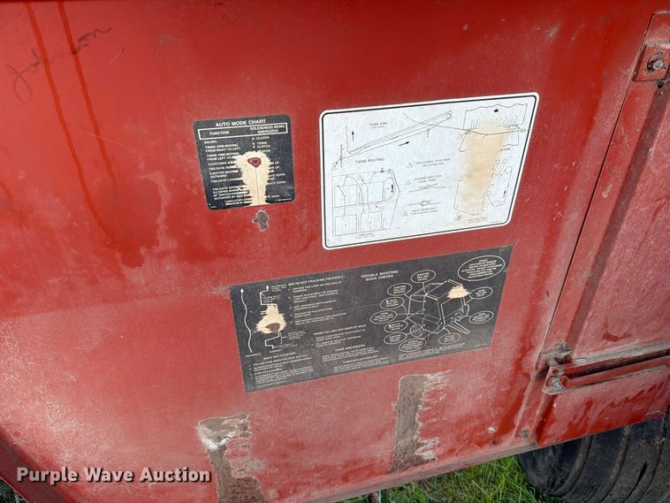 image for item FT6962 Hesston 560 round baler
