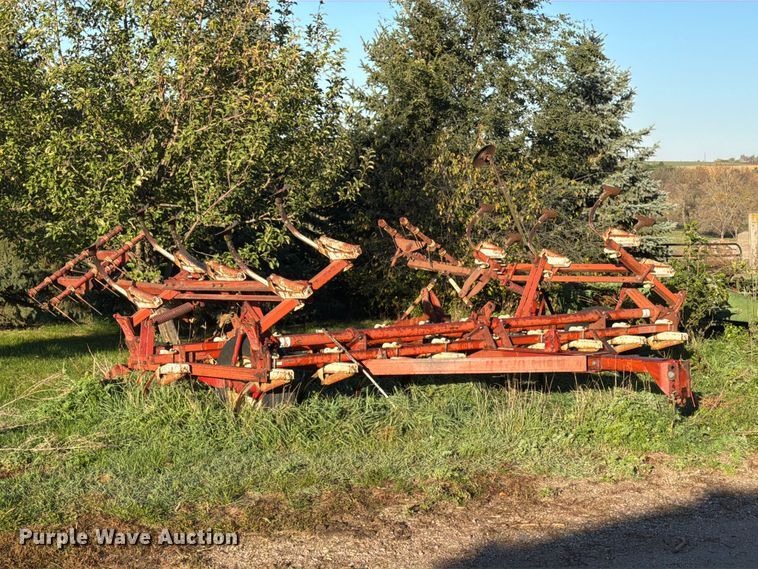 image for item FT6964 International field cultivator