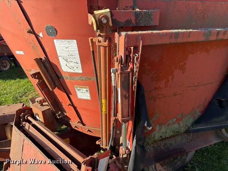 image for item FT6966 Schuler 4510M feed mixer