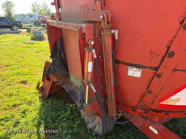 image for item FT6966 Schuler 4510M feed mixer