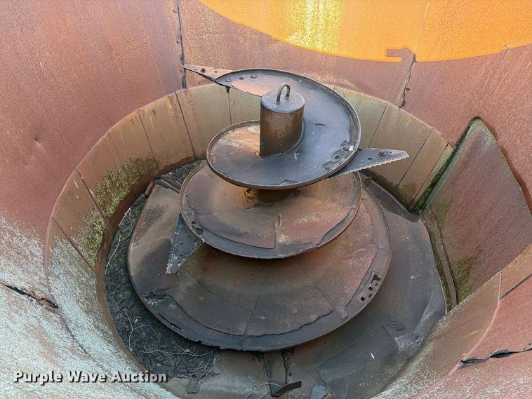 image for item FT6966 Schuler 4510M feed mixer
