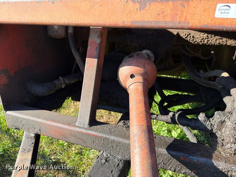 image for item FT6967 New Holland 379 bale processor