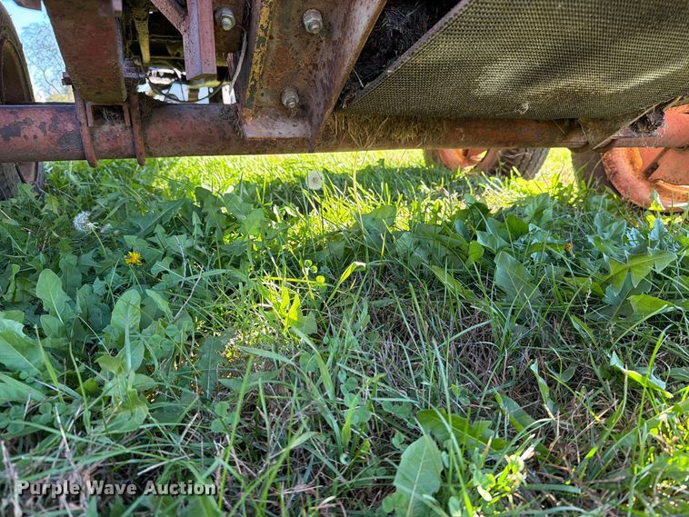 image for item FT6967 New Holland 379 bale processor