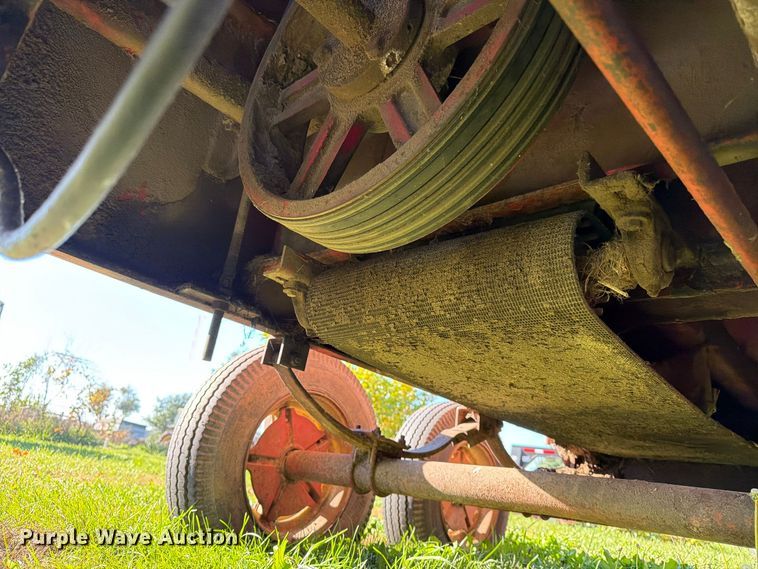 image for item FT6967 New Holland 379 bale processor