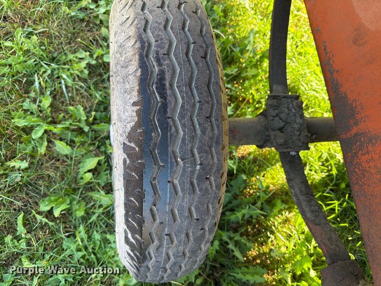 image for item FT6967 New Holland 379 bale processor
