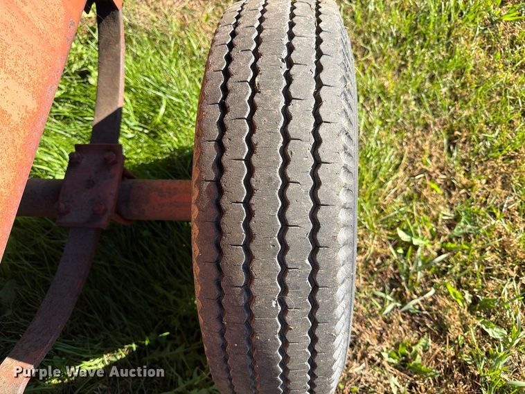 image for item FT6967 New Holland 379 bale processor