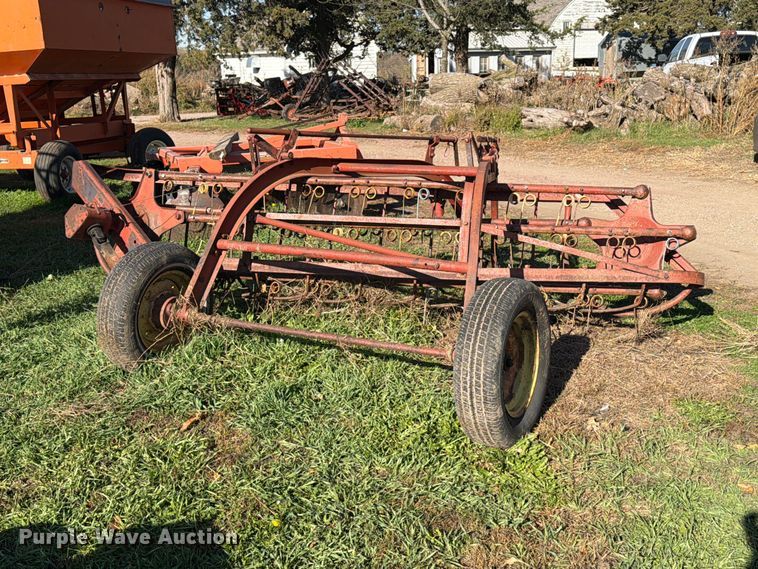 image for item FT6968 New Holland 55 hay rake