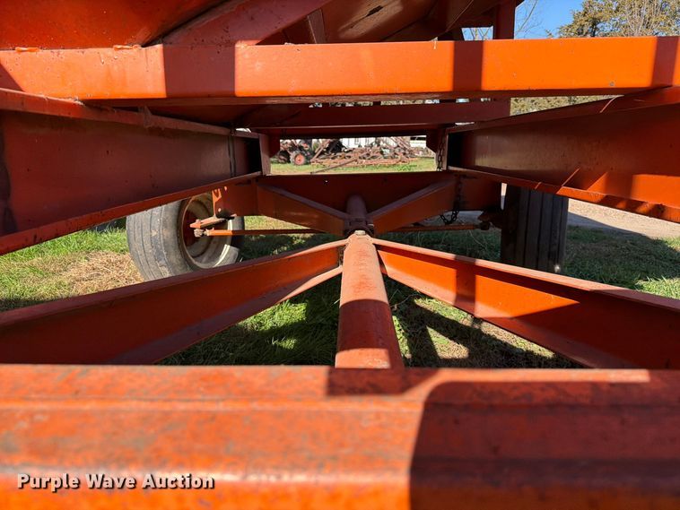 image for item FT6969 Bradford 240-316 gravity wagon