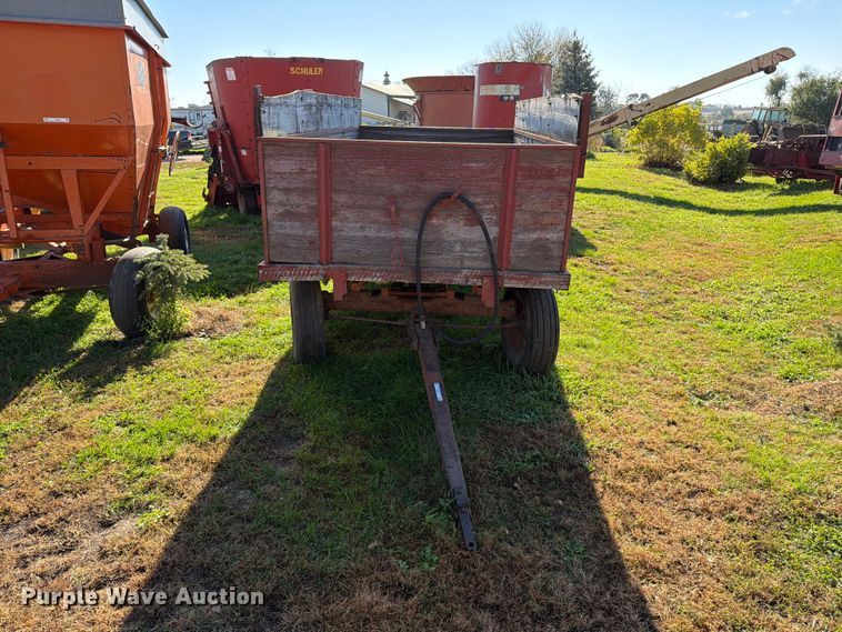 image for item FT6970 Grain cart