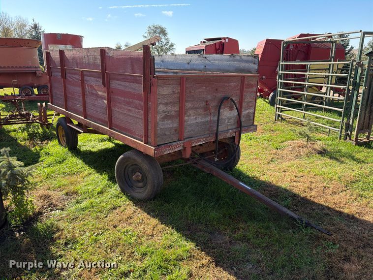 image for item FT6970 Grain cart