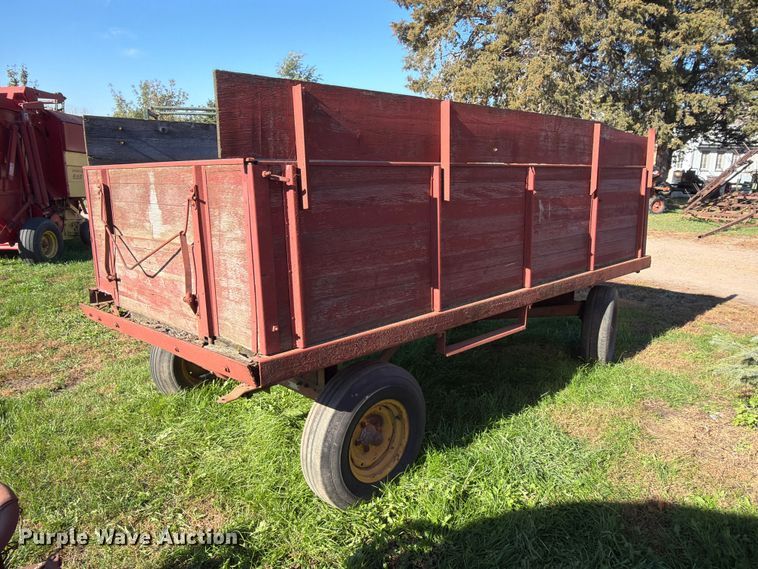 image for item FT6970 Grain cart