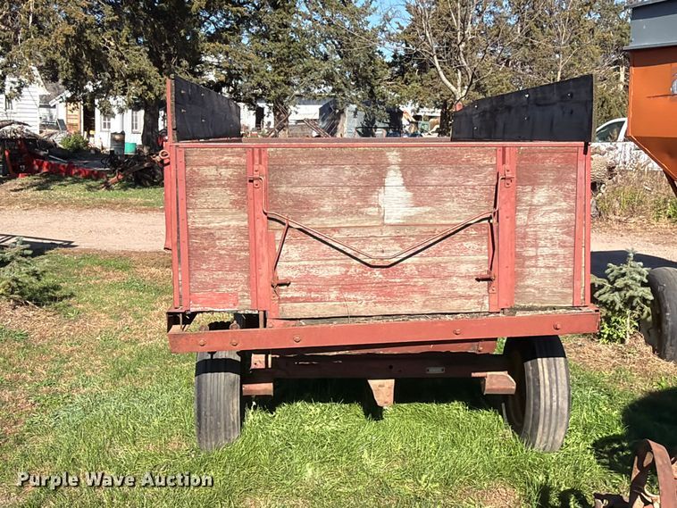 image for item FT6970 Grain cart