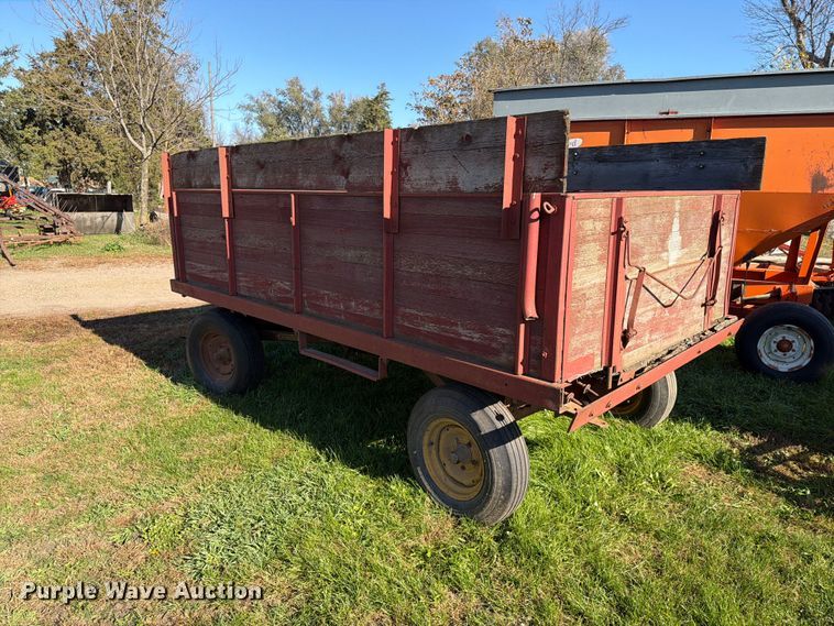 image for item FT6970 Grain cart