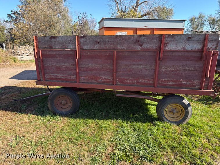 image for item FT6970 Grain cart