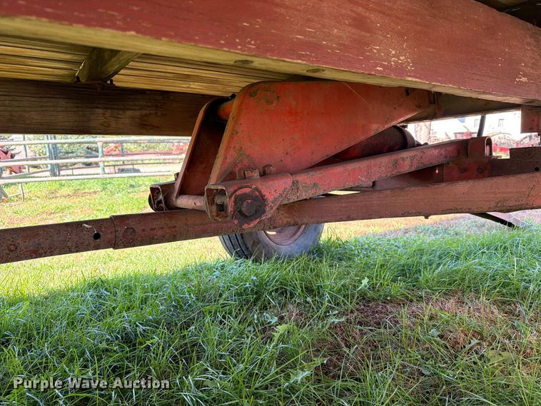 image for item FT6970 Grain cart