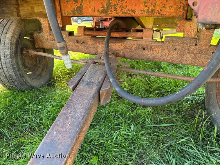 image for item FT6970 Grain cart