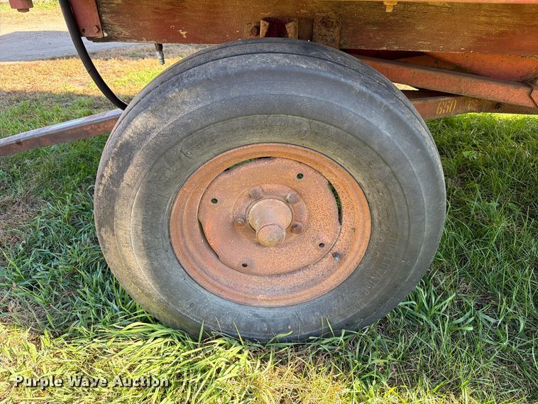 image for item FT6970 Grain cart