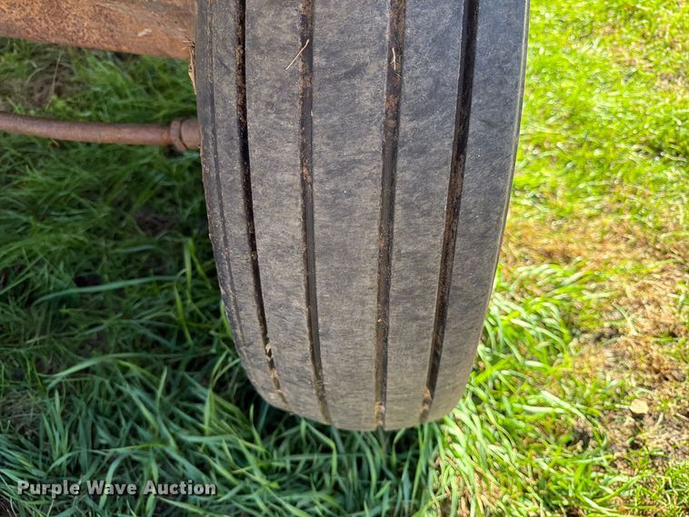 image for item FT6970 Grain cart