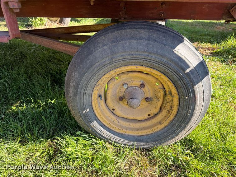 image for item FT6970 Grain cart