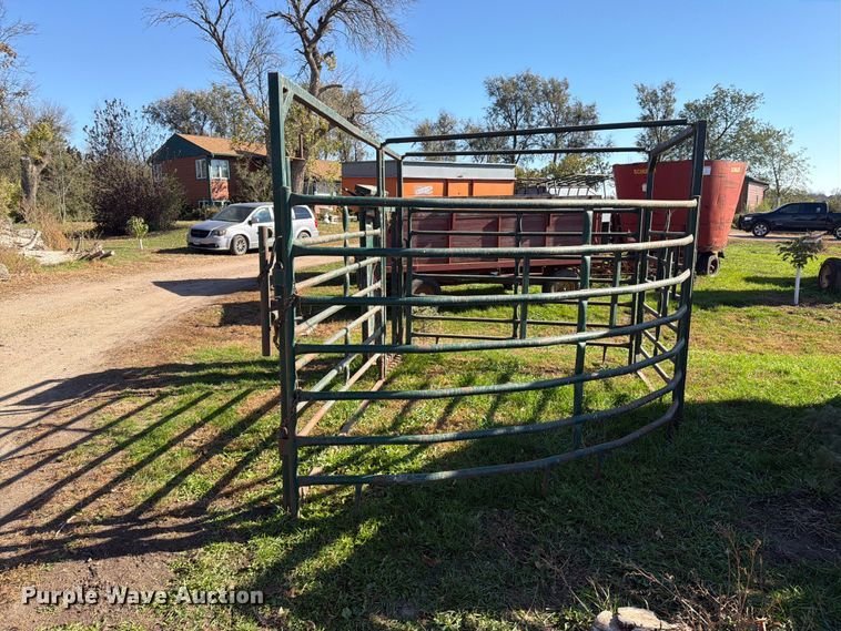 image for item FT6971 Vern's Manufacturing livestock pen