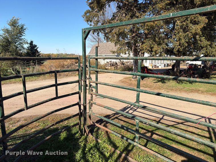 image for item FT6971 Vern's Manufacturing livestock pen