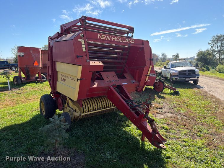 image for item FT6972 1984 New Holland 849 round baler