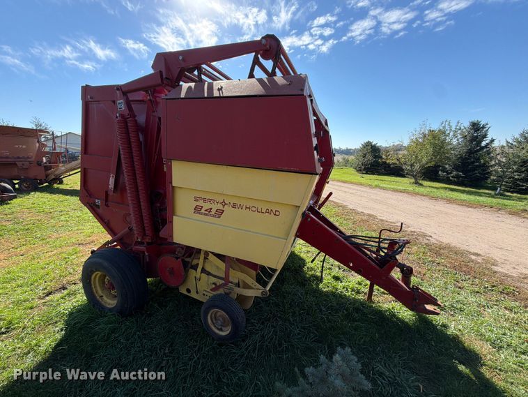 image for item FT6972 1984 New Holland 849 round baler