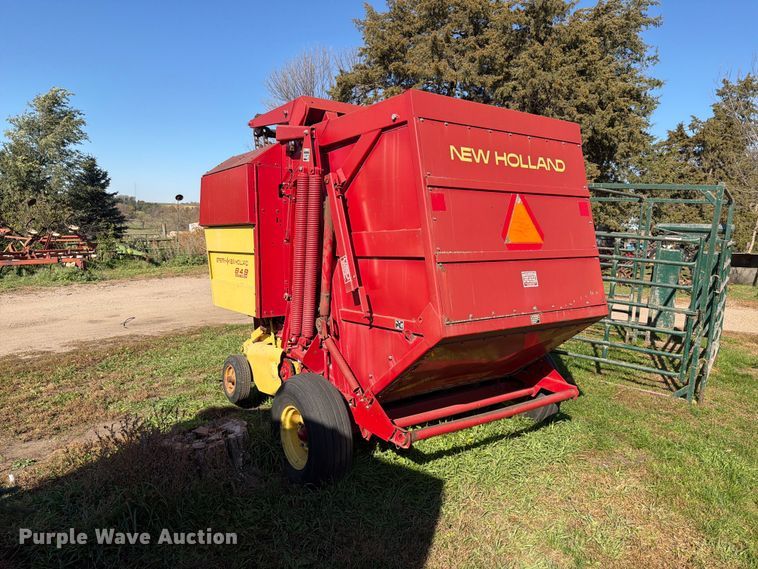 image for item FT6972 1984 New Holland 849 round baler