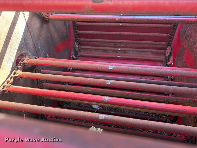 image for item FT6972 1984 New Holland 849 round baler