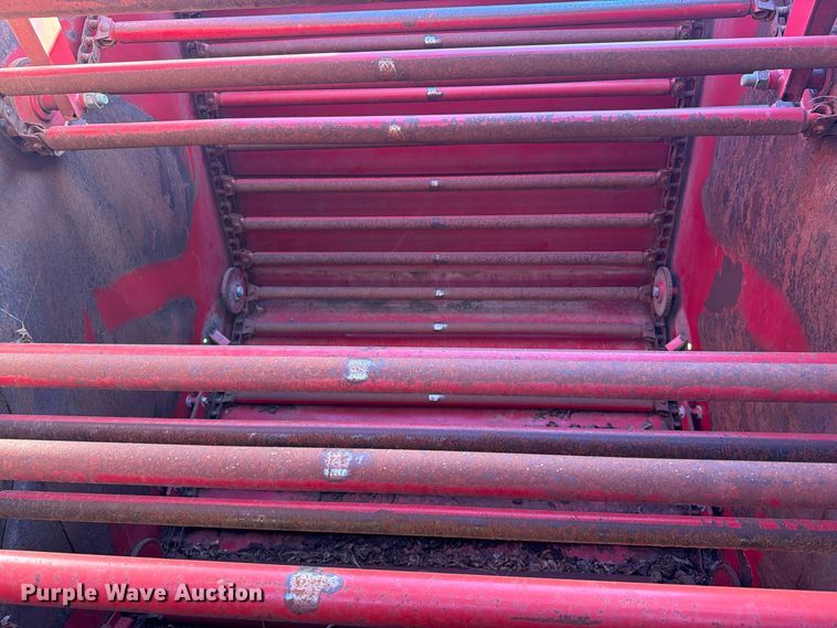 image for item FT6972 1984 New Holland 849 round baler