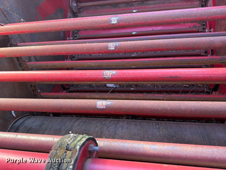 image for item FT6972 1984 New Holland 849 round baler