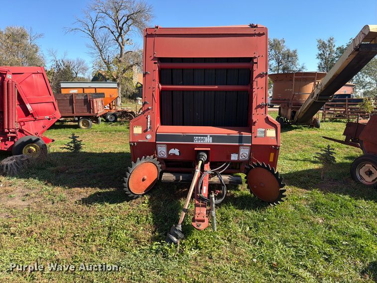 image for item FT6973 1991 Case International 8460 round baler