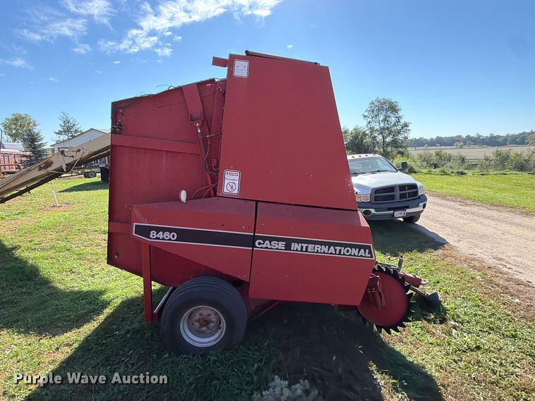 image for item FT6973 1991 Case International 8460 round baler